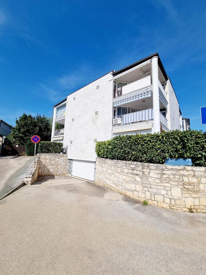 Sea View App Mirta Apartment Umag Luaran gambar